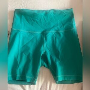 Lululemon wunder train bikers